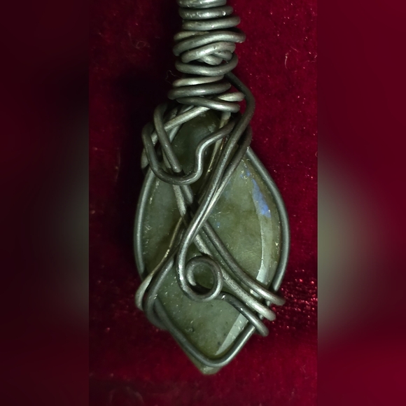 Wire Wrapped Stone Labradorite Pendant Necklace - Picture 8 of 10